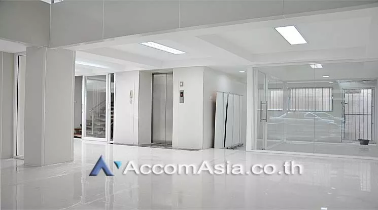  1  Office Space For Sale in Silom ,Bangkok BTS Sala Daeng AA13147